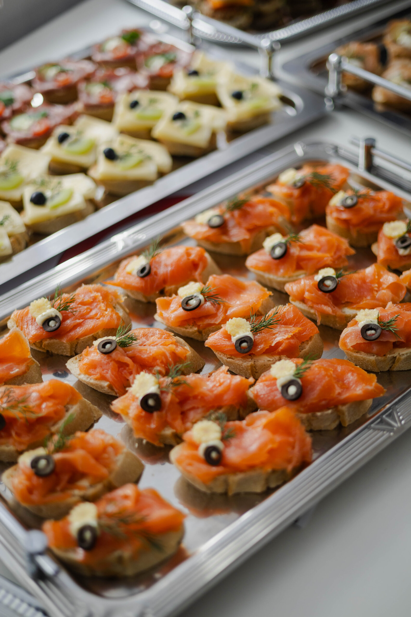 Kleine Brote mit Lachs